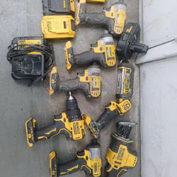 DeWalt Bulk Hand Tools Light, Chargers And Batteries 