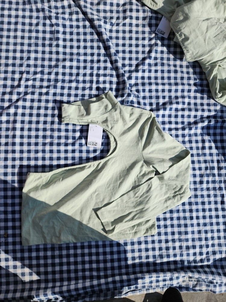 Womens Cropped Cold Shoulder Top