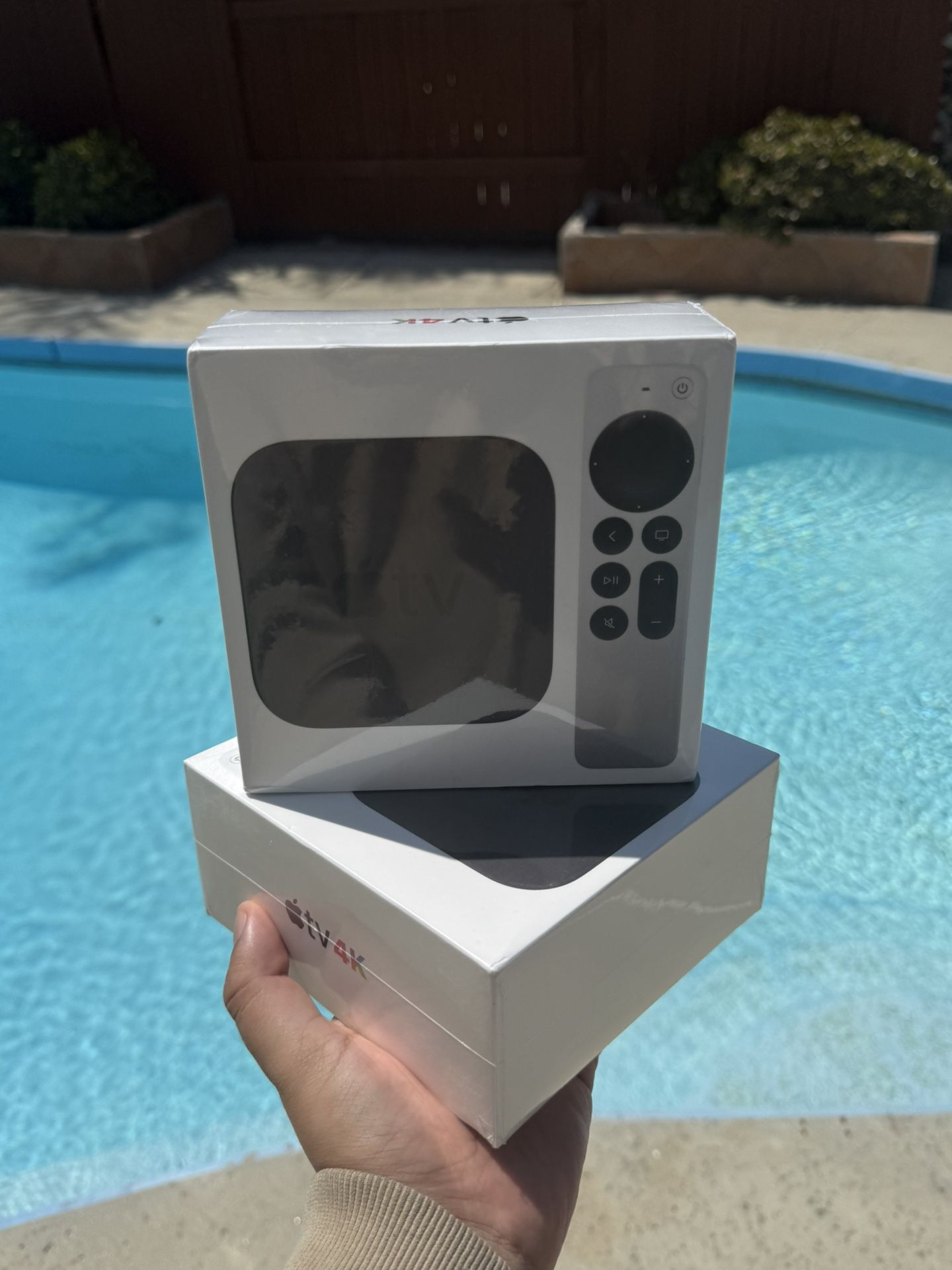 APPLE TV (3RD GEN) $130 (1 LEFT)