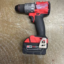 Milwaukee half-inch hammer drill with M 18 XC battery