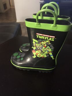 Ninja Turtle rain boots size 7/8