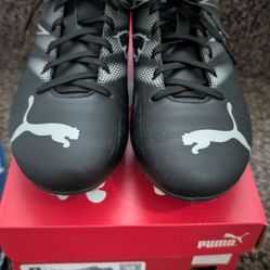Puma Mens Soccer Cleats Size 8 