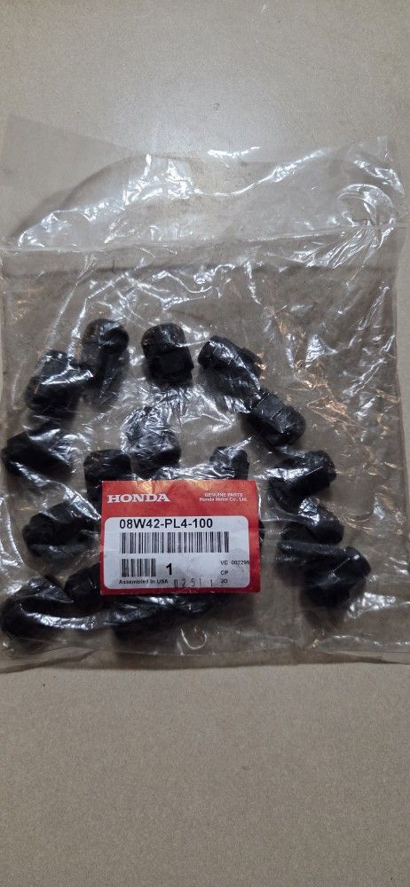 Black Lug Nuts Honda Accord 2018-2022