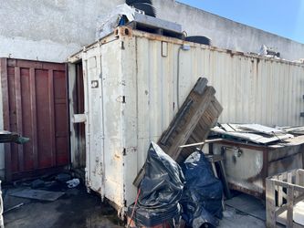 40 Ft Container w/ Electrical wiring