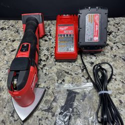 MILWAUKEE OSCILLATING MULTI TOOL 