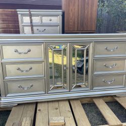 Ashley Dresser Set