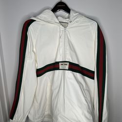 Men’s Gucci windbreaker off-white jacket w hood Size 46 NWT