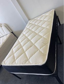 Twin mattress