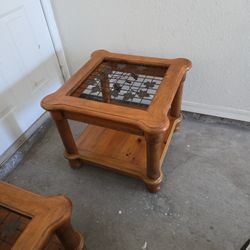 Wood, light brown, Size 25×25 End 25×40 approximately
