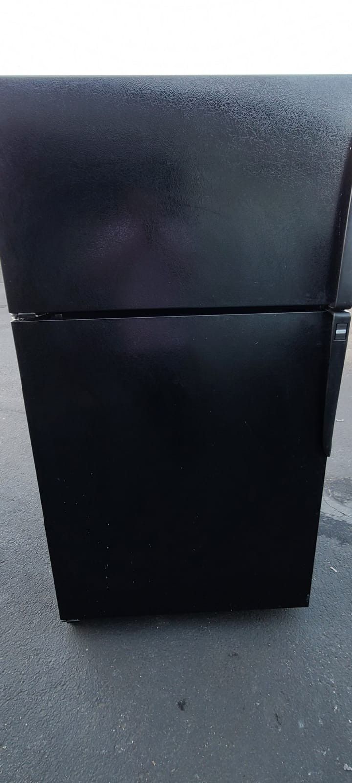 Amana full-Size Refrigerator (Size 36" w by 32" d by 69 " h (willing to deliver for free up to 15 miles