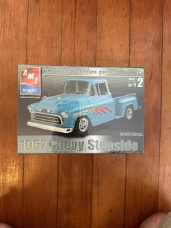 Amt 1957 Chevrolet Stepside Pickup Model Car Kit 