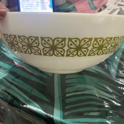 Pyrex Bowl