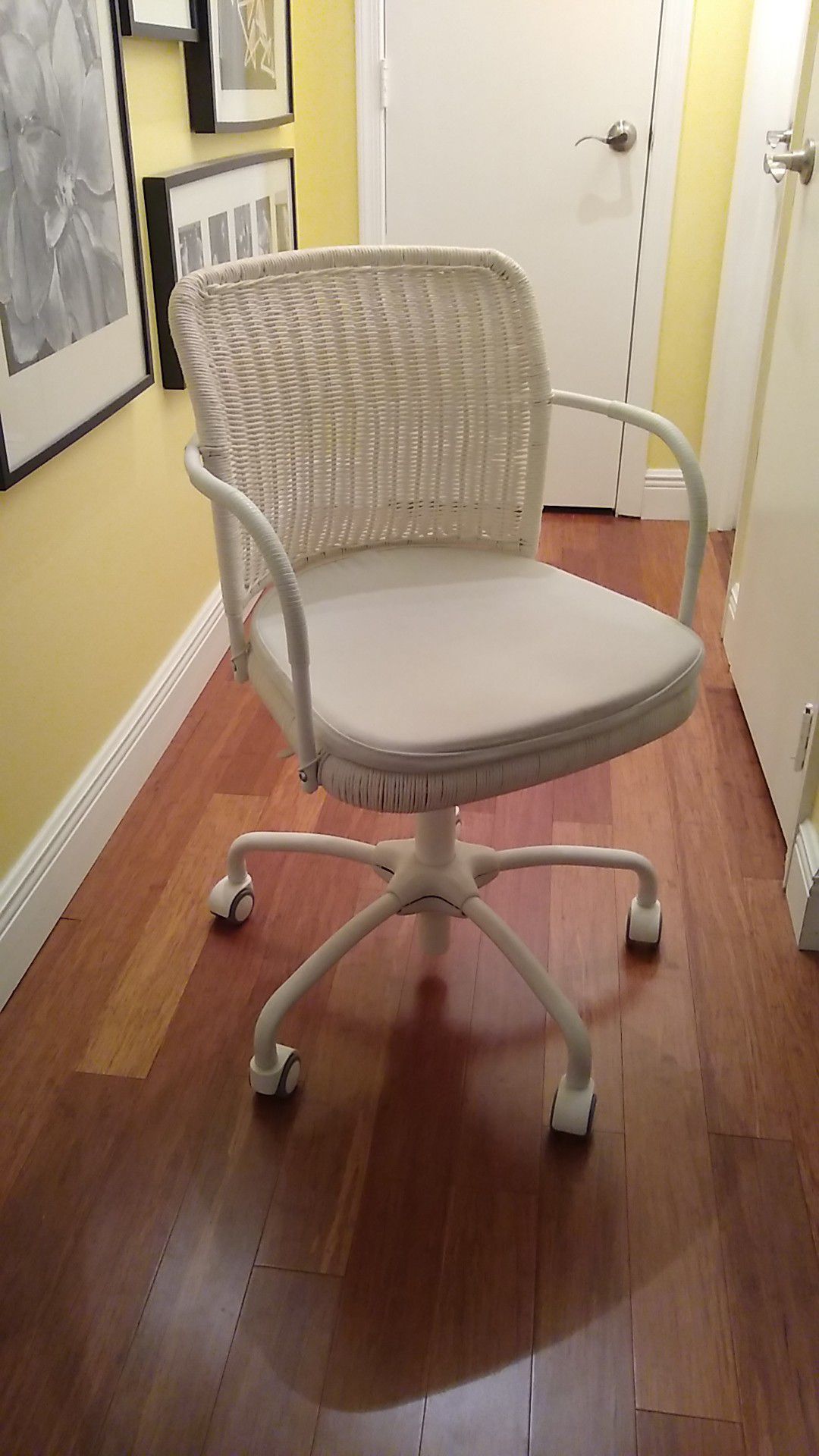 White Wicker Desk Chairs