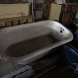 claw foot tub