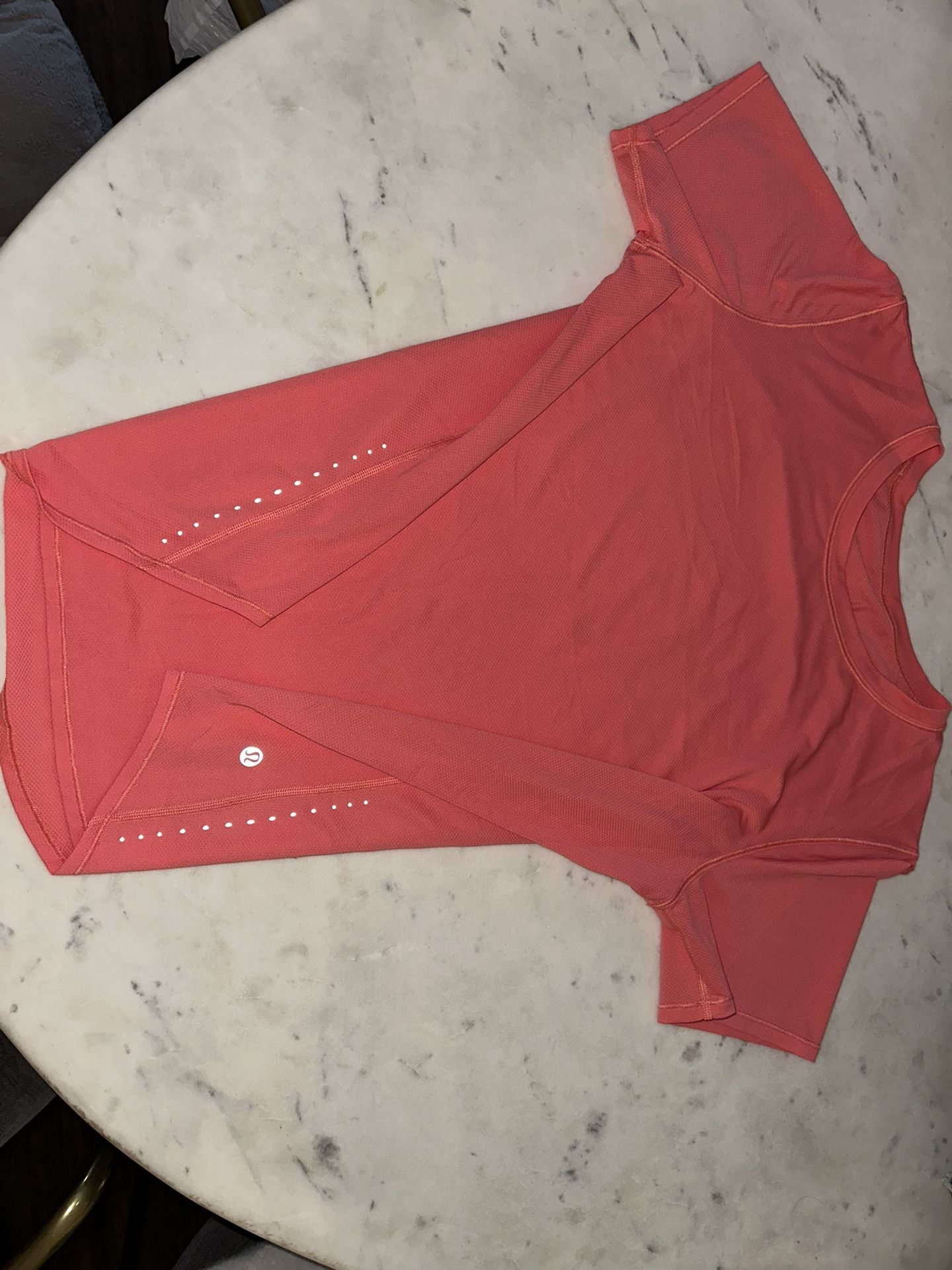 Women Lululemon Top Size 6