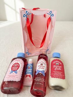 Strawberry Pound Cake collection ( Bath & Body works ) 🍓🍰✨
