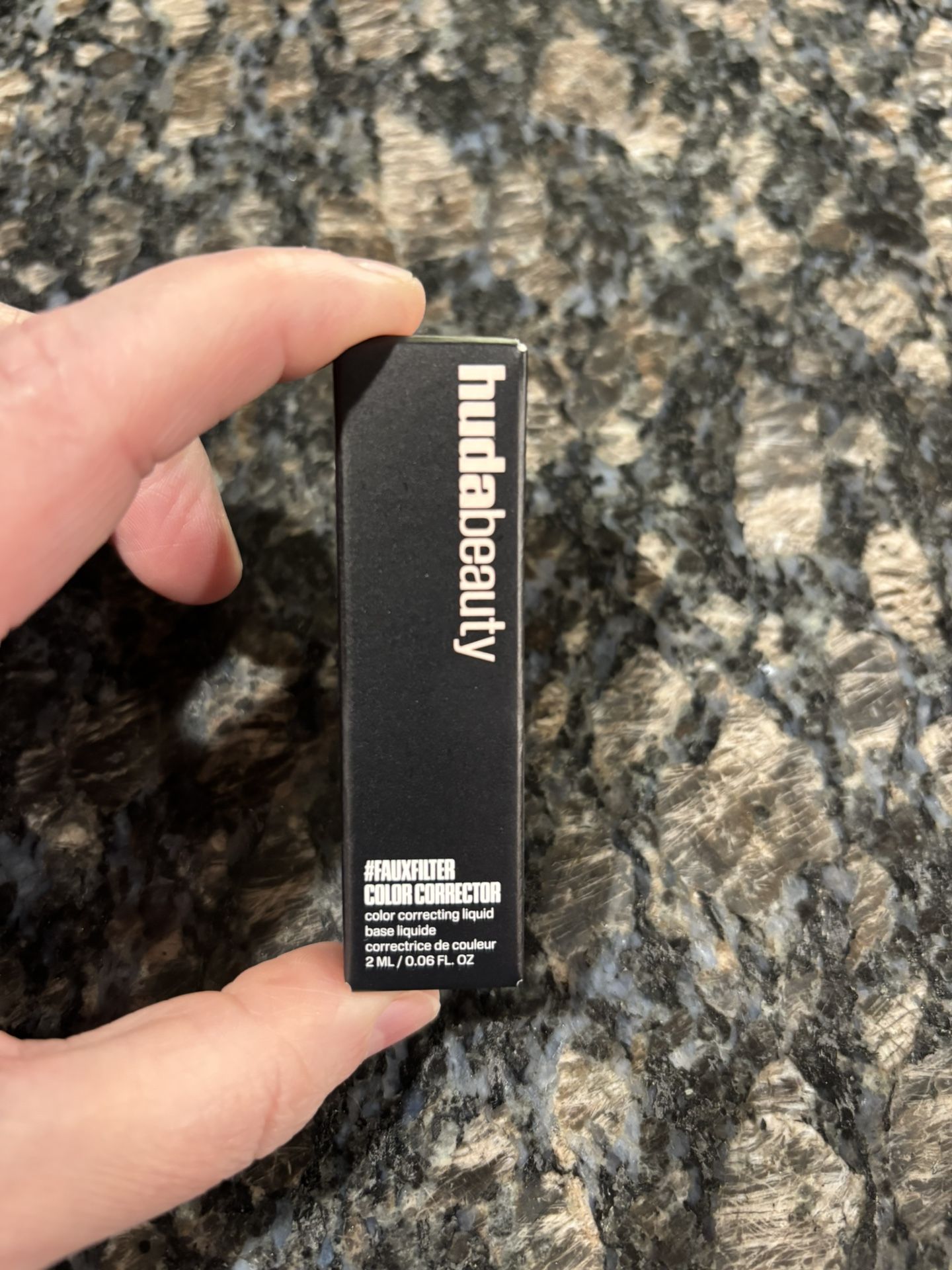 NEW HUDA BEAUTY #FAUX FILTER COLOR CORRECTOR IN PEACH $7!