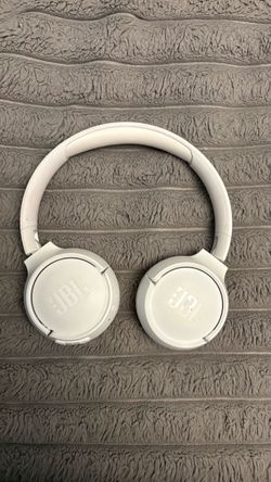 JBL Wireless On-Ear Headphones White