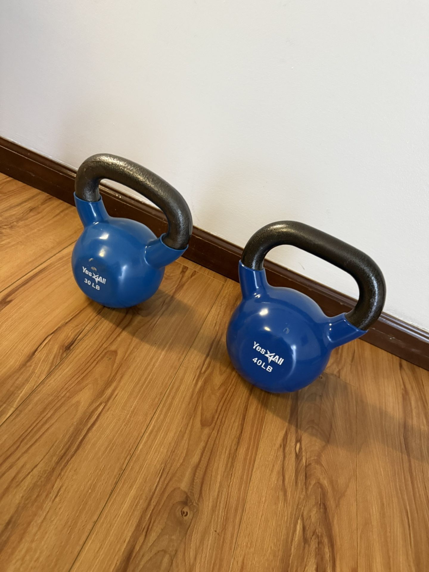 Yes4All US Design Patented Skull Kettlebells 30 , 40lbs - Cast Iron Kettle Bell with Anti Slip Powder Coated Handle - Strength Training Kettlebells fo