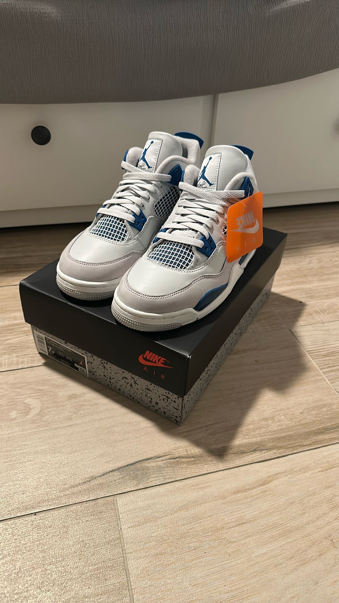Air Jordan 4 Military Blue