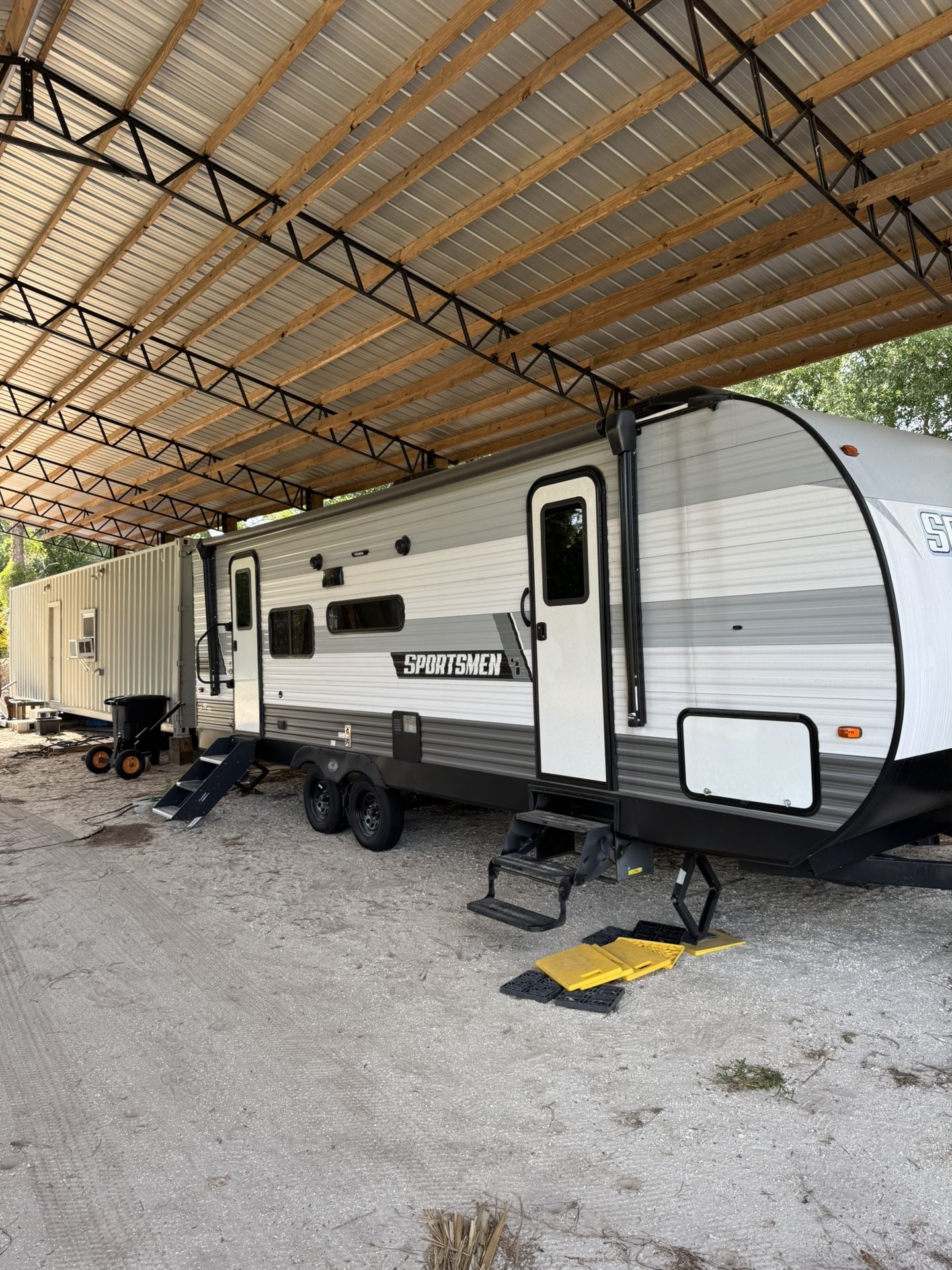 2023 KZ Sportsmen SE 251RSSE