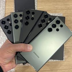 Galaxy S23 Ultra 5G. ( Mint Condition ) 