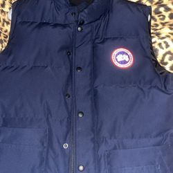 Canada Goose Vest (small) Worn Once 