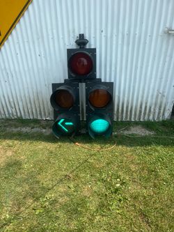 Dog house or 5 bulb light for Sale