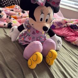 Minnie Mouse Stuffed Animal 