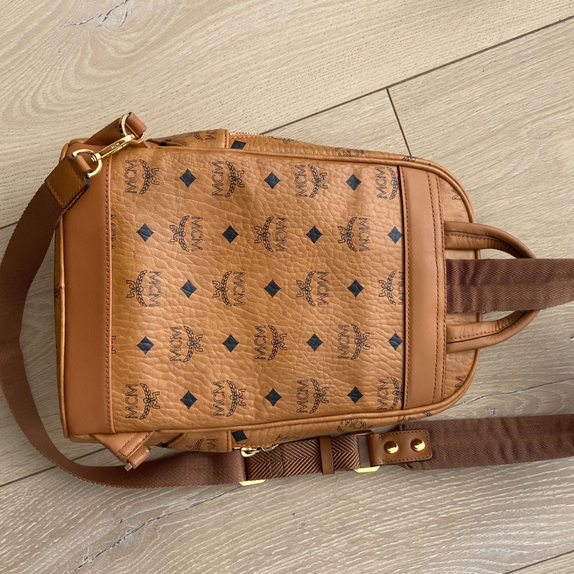 MCM MEDIUM LOGO CROSSBODY POUCH BAG for Sale in Peck Slip, NY - OfferUp