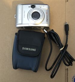 Samsung Digimax 200 2.1 Mega Pixels Digital Silver Camera