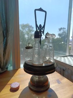 5 Spinning Glass Holder With Silver Trim