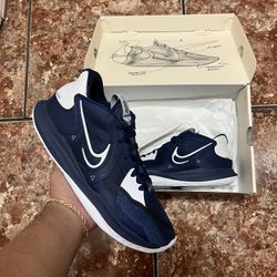 Nike Kyrie Size 9.5