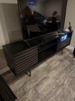 Like new TV Stand