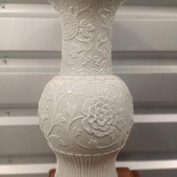 Antique Chinese Blanc de Chine Vase

"