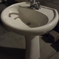 Sink Pedestal with Facuet