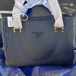 Authentic Ladies Bags &Wallets