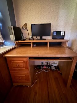 Wooden Computer Desk with Hutch and Drawers