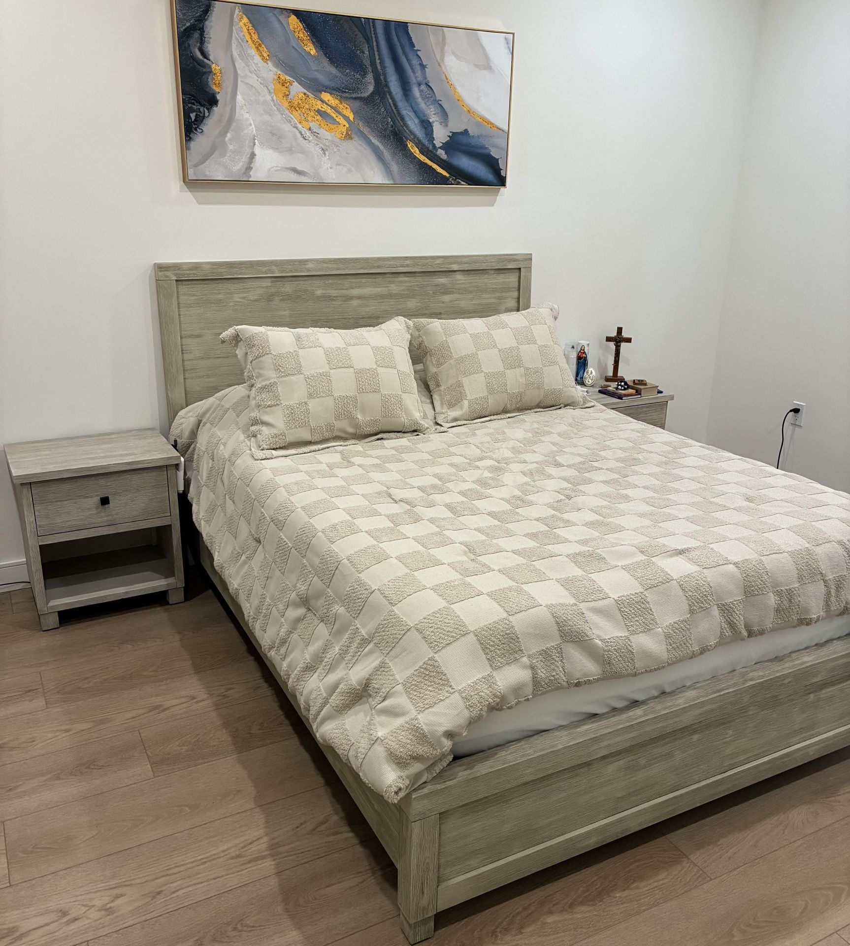 Queen 4 Pc Bedroom Set