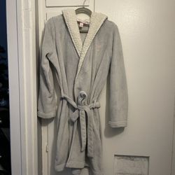 USED Victorias Secret Robe - Size M/L