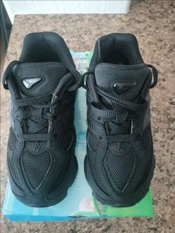 Boys New Balance 13 black