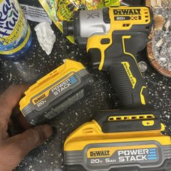 Dewalt Drill With 2 Batteries 