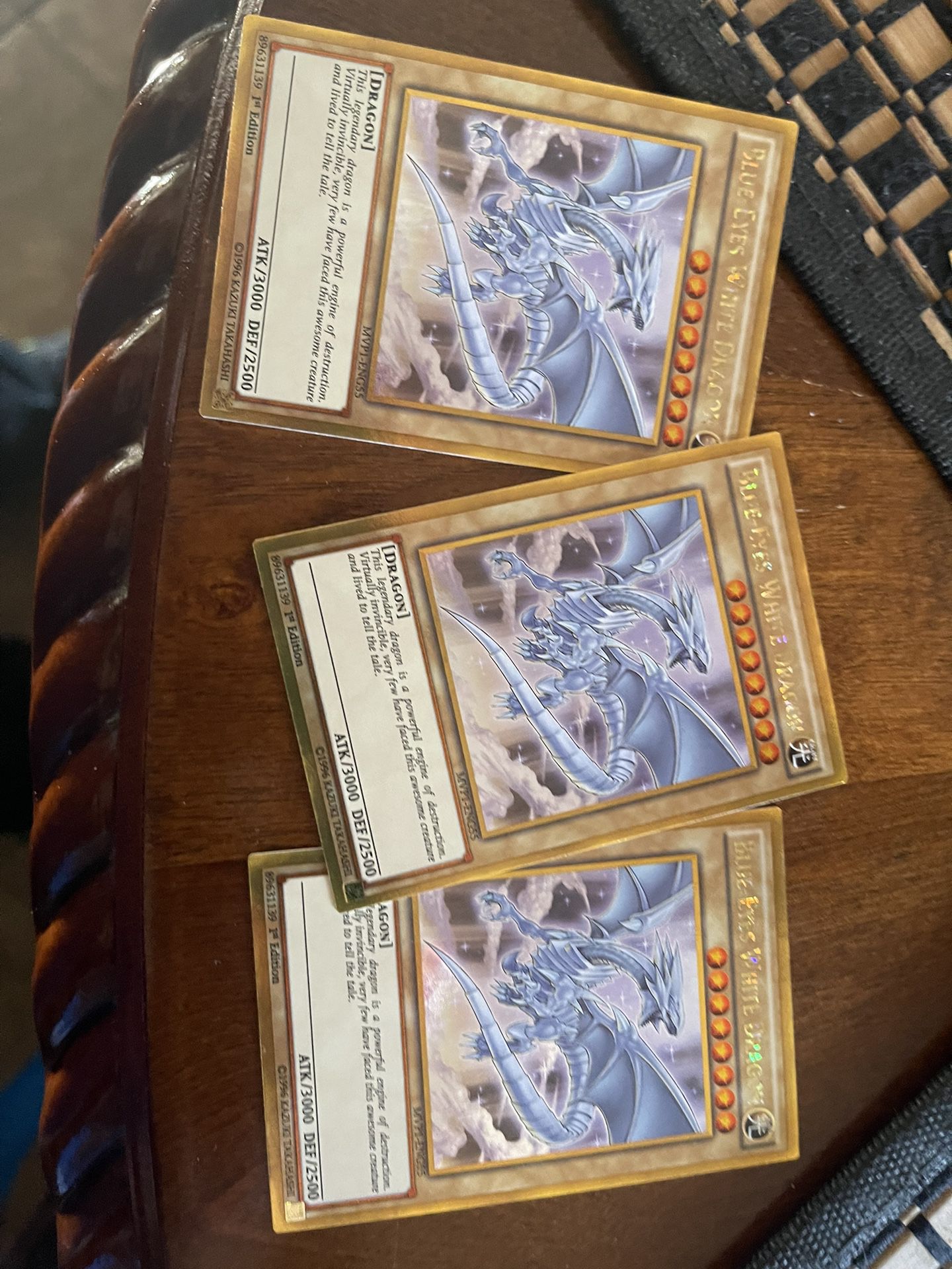 Blue Eyes White dragon 3 Cards