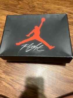 Midnight navy’s Jordan 4s