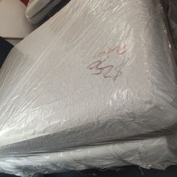 Serta Queen Memory Foam 13"Thick 
