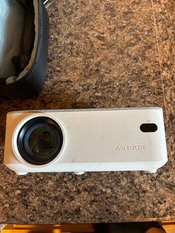 FANGOR F-206 Home Theater Projector – $40
