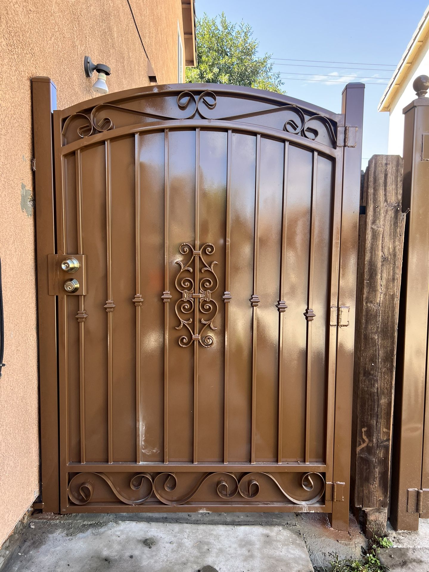 Gate 