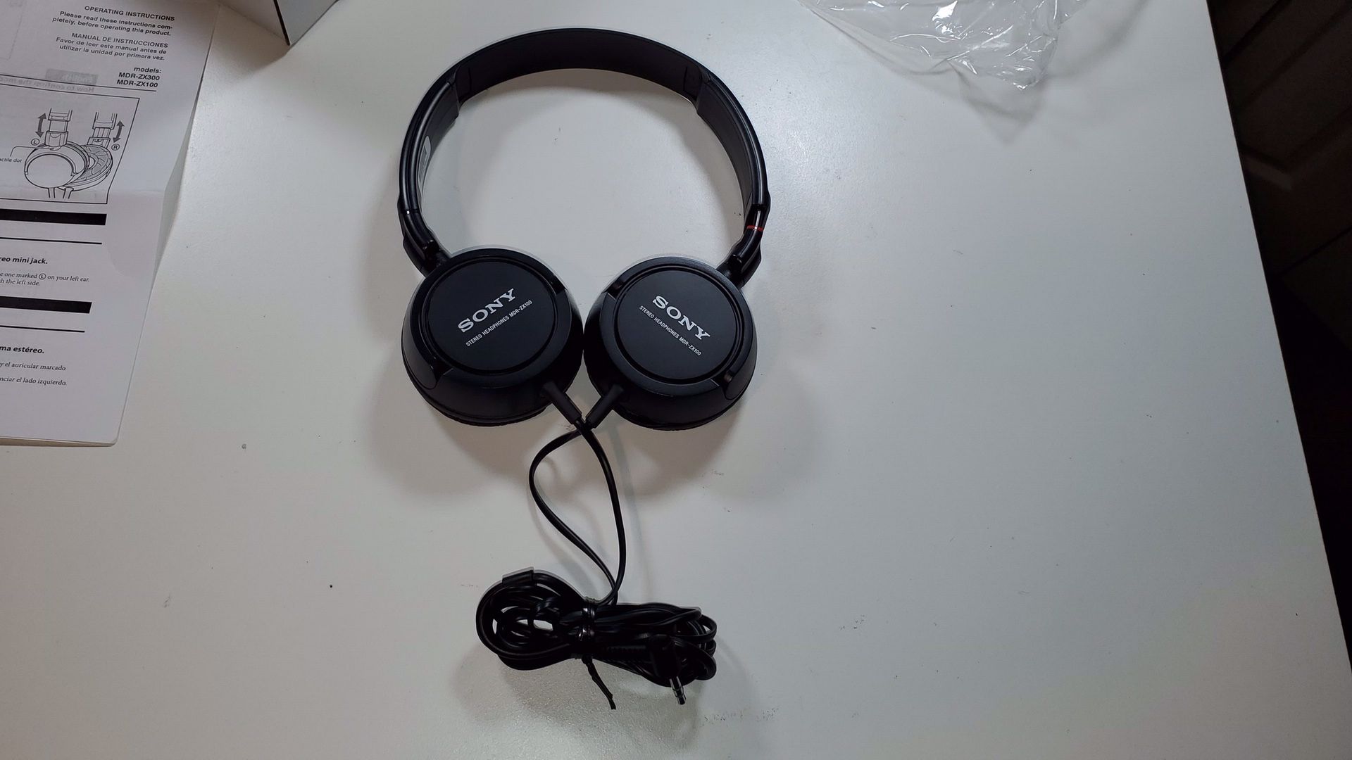 Sony MDR ZX100 Studio Headphones Brand New NIB CIB
