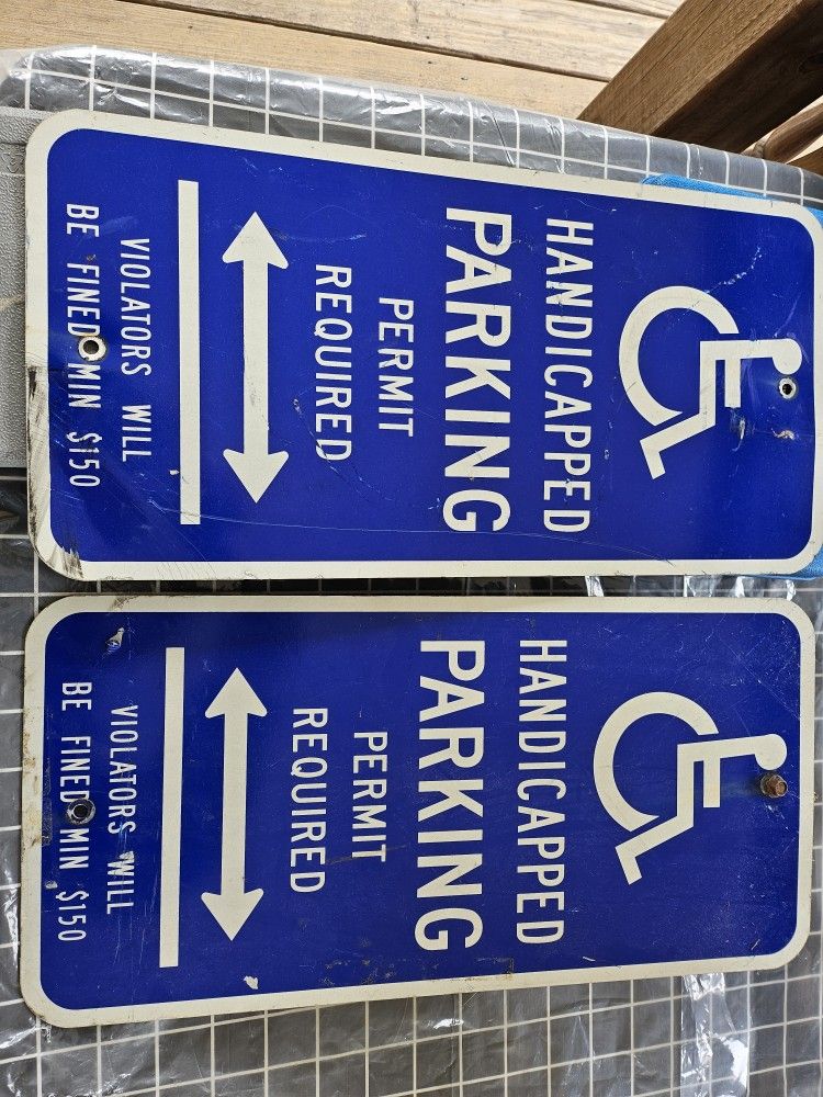 HANDICAPPED PARKING SIGN 