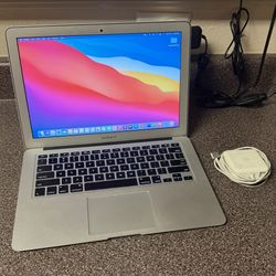 MacBook Air 13in i5 Laptop 4gb Ram 250Gb SSD W/Lifetime Office